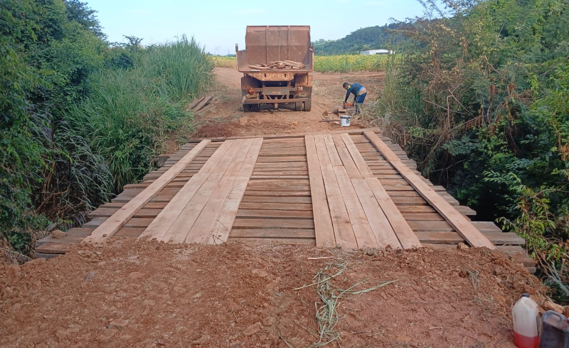 Secretaria de Obras e Urbanismo constrói nova ponte na comunidade da Linha São João