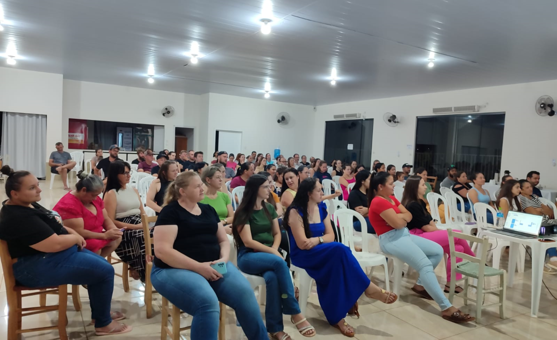 CMEI Emília Zaleski Furlan realiza reunião de pais e posse da nova APMF