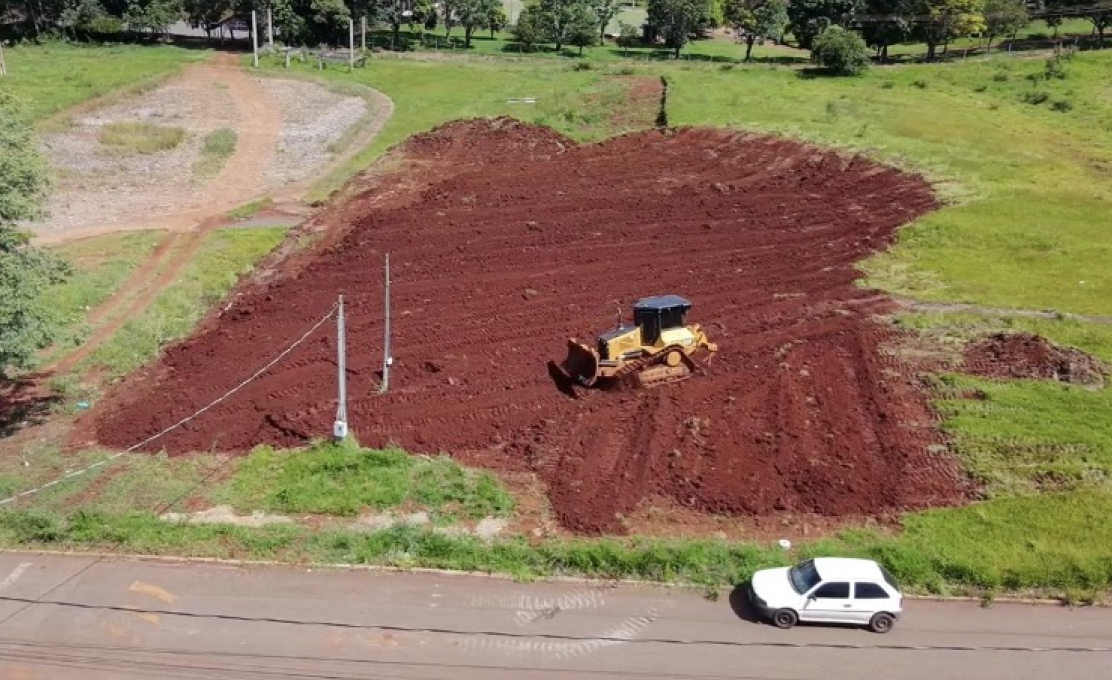 Administração Municipal de Pranchita inicia terraplanagem para construção da Super Creche no...