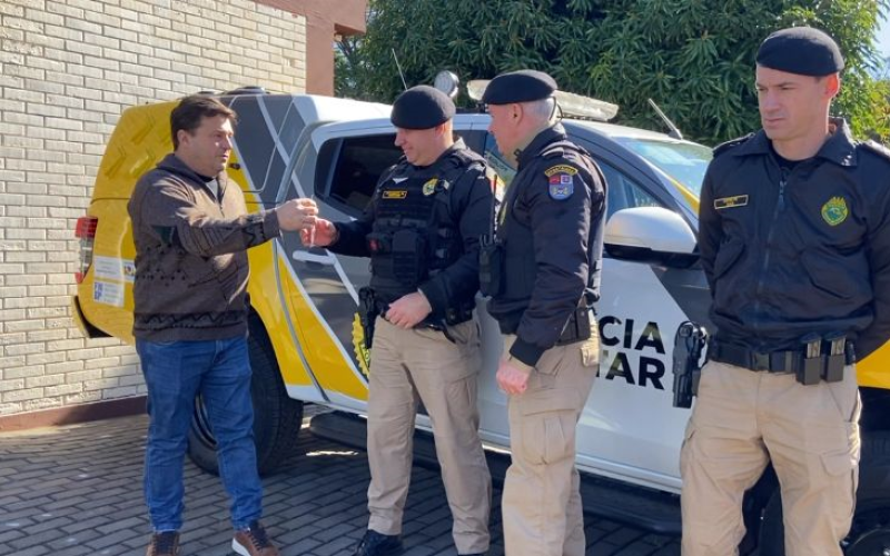 Administração municipal de Pranchita entrega viatura 0 km para a Polícia Militar