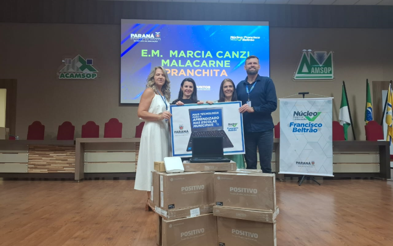 Secretária de Educação de Pranchita participa da entrega de kits tecnológicos do Programa Educa Juntos