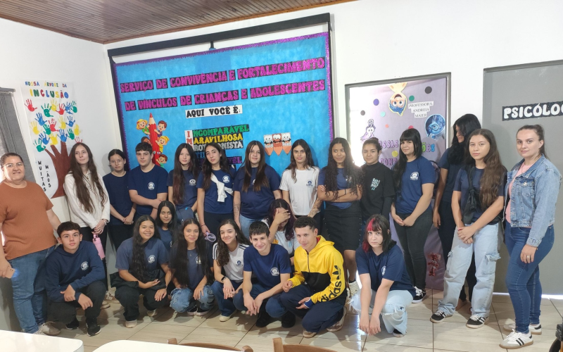 SCFV recebe visita de estudantes do Magistério
