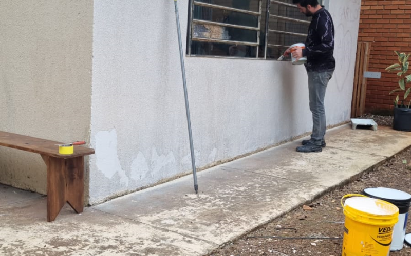 Biblioteca Cidadã Síntia Prigol Passa por Revitalização com Nova Pintura