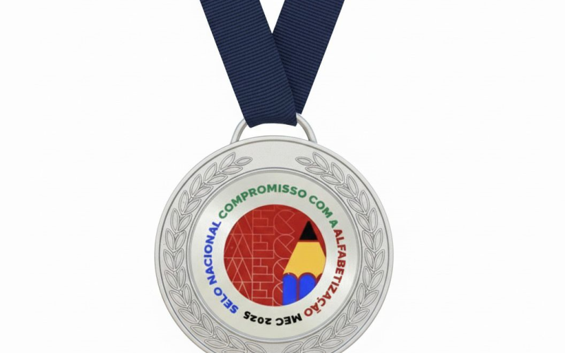 Pranchita conquista Selo Prata no Compromisso Nacional Criança Alfabetizada