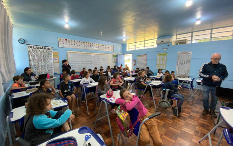 Educação Ambiental leva conscientização sobre reciclagem às escolas de Pranchita